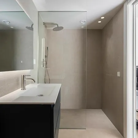 Al Fresco Center And 10 Minutes Walk From Amaizing Design New And New Urbanization Vila Sitges