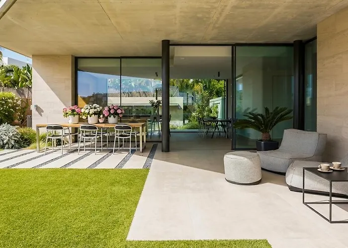 Al Fresco Center And 10 Minutes Walk From Amaizing Design New And New Urbanization Villa *