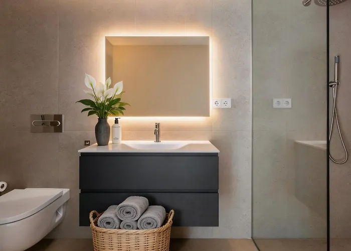 Al Fresco Center And 10 Minutes Walk From Amaizing Design New And New Urbanization Villa *