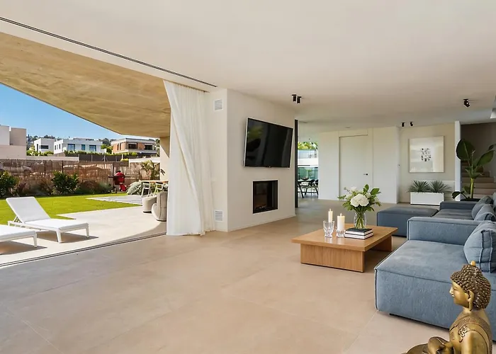 Al Fresco Center And 10 Minutes Walk From Amaizing Design New And New Urbanization Villa