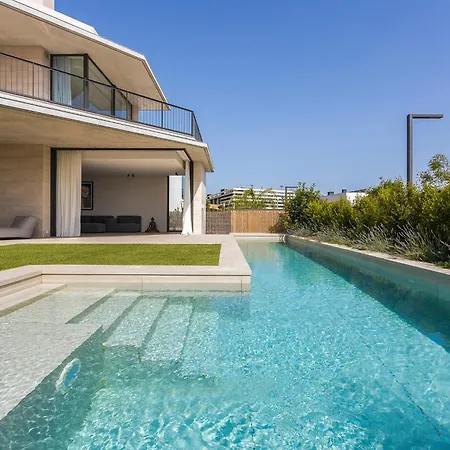 Al Fresco Center And 10 Minutes Walk From Amaizing Design New And New Urbanization Villa