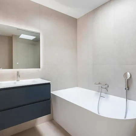 Villa Al Fresco Center And 10 Minutes Walk From Amaizing Design New And New Urbanization *