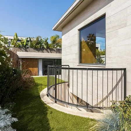 Al Fresco Center And 10 Minutes Walk From Amaizing Design New And New Urbanization Sitges