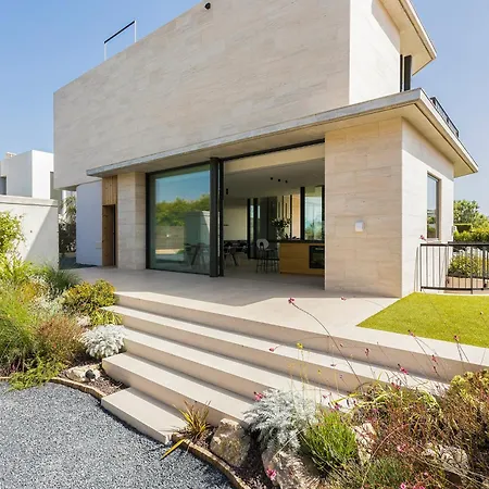 Al Fresco Center And 10 Minutes Walk From Amaizing Design New And New Urbanization Vil·la *