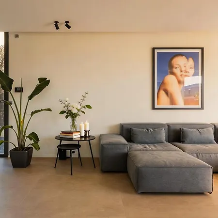 Al Fresco Center And 10 Minutes Walk From Amaizing Design New And New Urbanization Villa Sitges