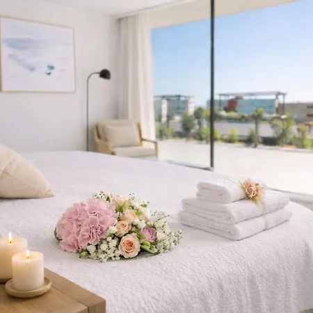 Al Fresco Center And 10 Minutes Walk From Amaizing Design New And New Urbanization Sitges