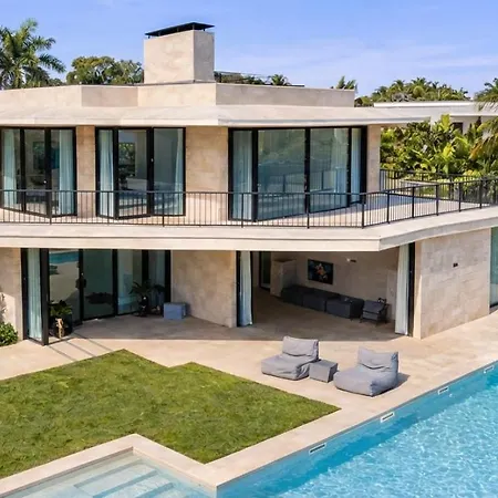 Villa Al Fresco Center And 10 Minutes Walk From Amaizing Design New And New Urbanization *