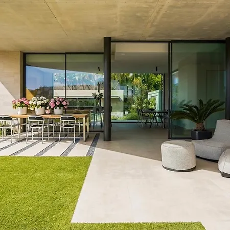 Al Fresco Center And 10 Minutes Walk From Amaizing Design New And New Urbanization Villa *