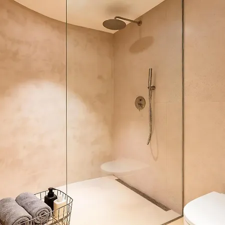 Villa Al Fresco Center And 10 Minutes Walk From Amaizing Design New And New Urbanization