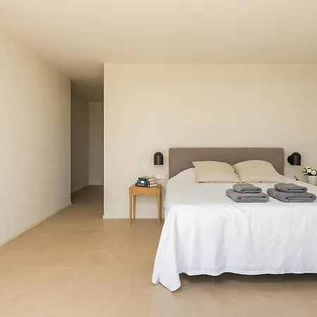 Villa Al Fresco Center And 10 Minutes Walk From Amaizing Design New And New Urbanization *