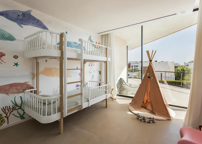 Villa Al Fresco Center And 10 Minutes Walk From Amaizing Design New And New Urbanization