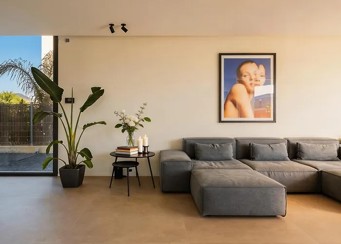 Al Fresco Center And 10 Minutes Walk From Amaizing Design New And New Urbanization Villa Sitges