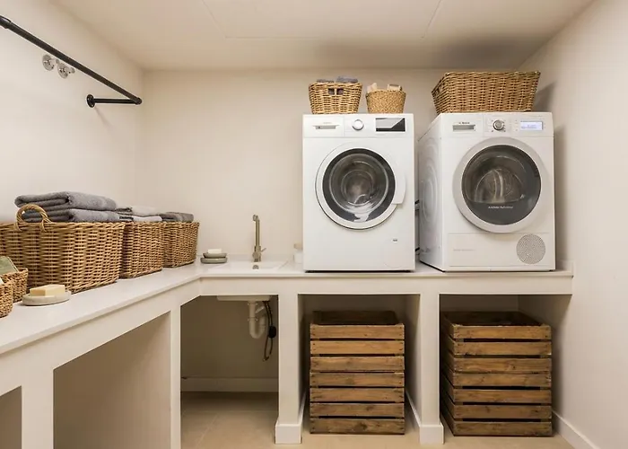 Al Fresco Center And 10 Minutes Walk From Amaizing Design New And New Urbanization Villa *