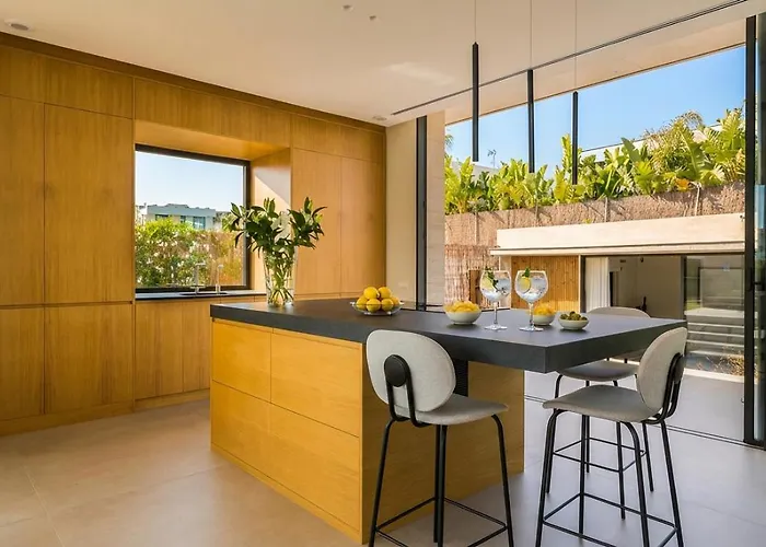 Al Fresco Center And 10 Minutes Walk From Amaizing Design New And New Urbanization Villa Sitges