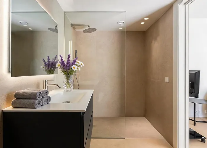 Al Fresco Center And 10 Minutes Walk From Amaizing Design New And New Urbanization Villa