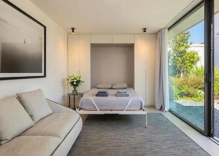 Villa Al Fresco Center And 10 Minutes Walk From Amaizing Design New And New Urbanization