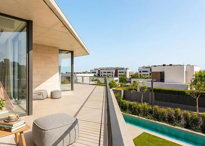 Villa Al Fresco Center And 10 Minutes Walk From Amaizing Design New And New Urbanization