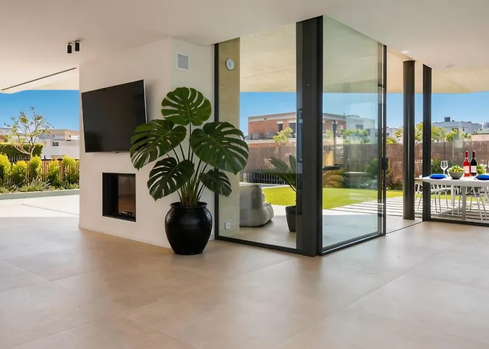 Al Fresco Center And 10 Minutes Walk From Amaizing Design New And New Urbanization Sitges