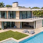 Villa Al Fresco Center And 10 Minutes Walk From Amaizing Design New And New Urbanization *