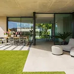 Al Fresco Center And 10 Minutes Walk From Amaizing Design New And New Urbanization Villa *