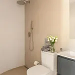Al Fresco Center And 10 Minutes Walk From Amaizing Design New And New Urbanization Villa *